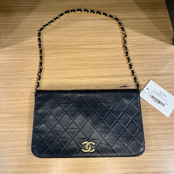 Vintage Chanel Single Flap Purse - Picture 3 of 17